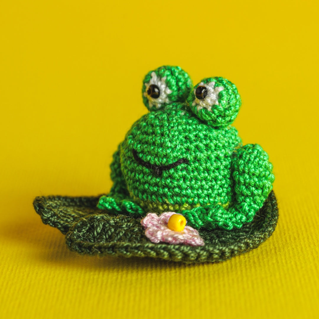 Cute Mini Frog Pattern