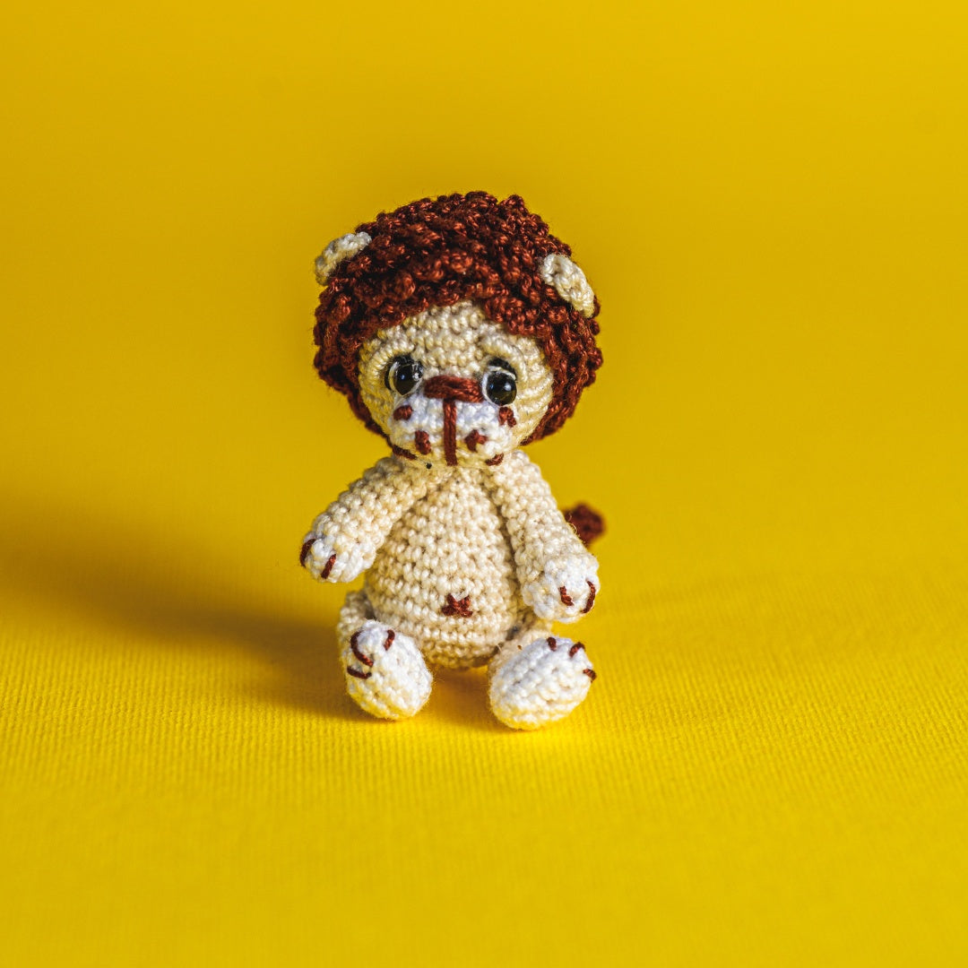 Cute Mini Lion Pattern