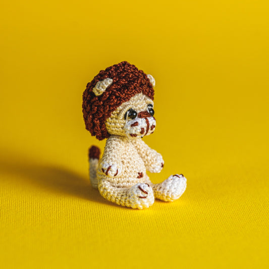 Cute Mini Lion Pattern